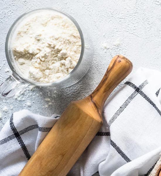 Amasado a mano del pan artesano en Moure Panadería de Monforte